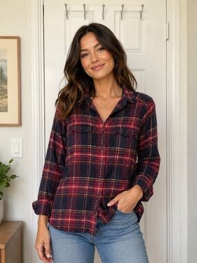 Patagonia Red and Navy Plaid Button-Down Fannal Size 6